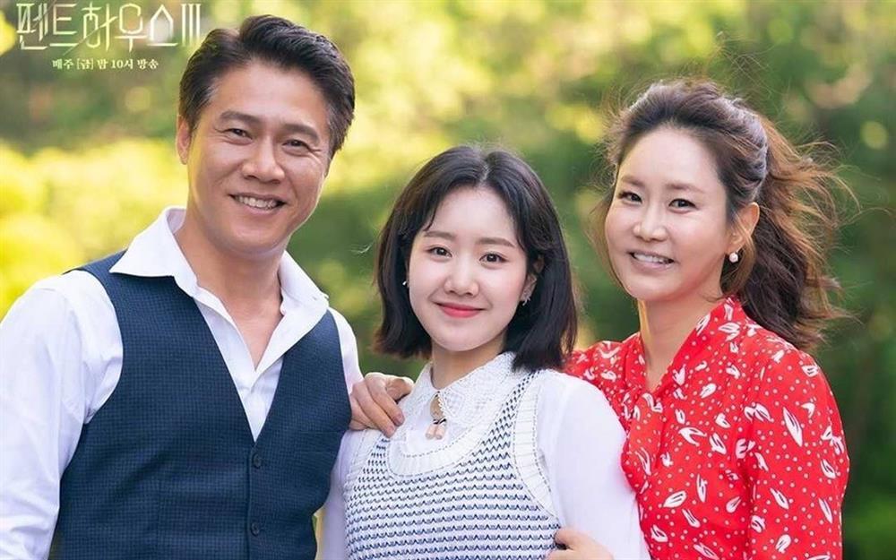 Sao Cuộc Chiến Thượng Lưu bị chỉ trích vì bỏ rơi con mắc bệnh hiểm nghèo-2