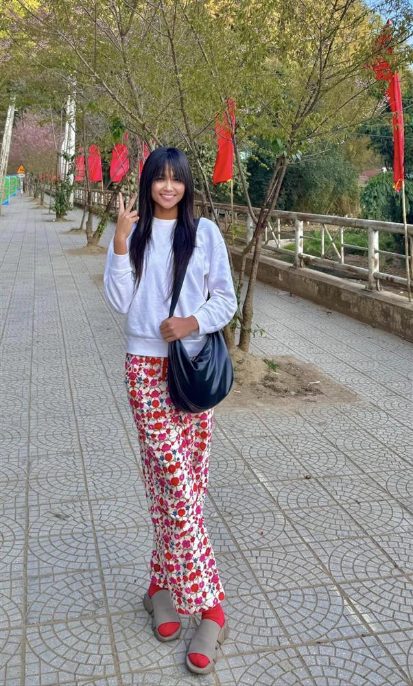 Nhan sắc khác lạ HHen Niê khi nuôi tóc dài, tăng 3kg trước Tết-2