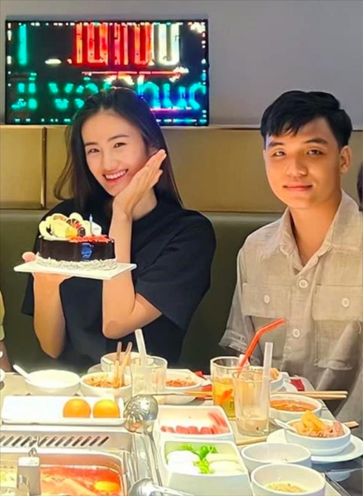 Hoa hậu Ý Nhi: Tôi và bạn trai thường gọi điện động viên nhau khi yêu xa-3