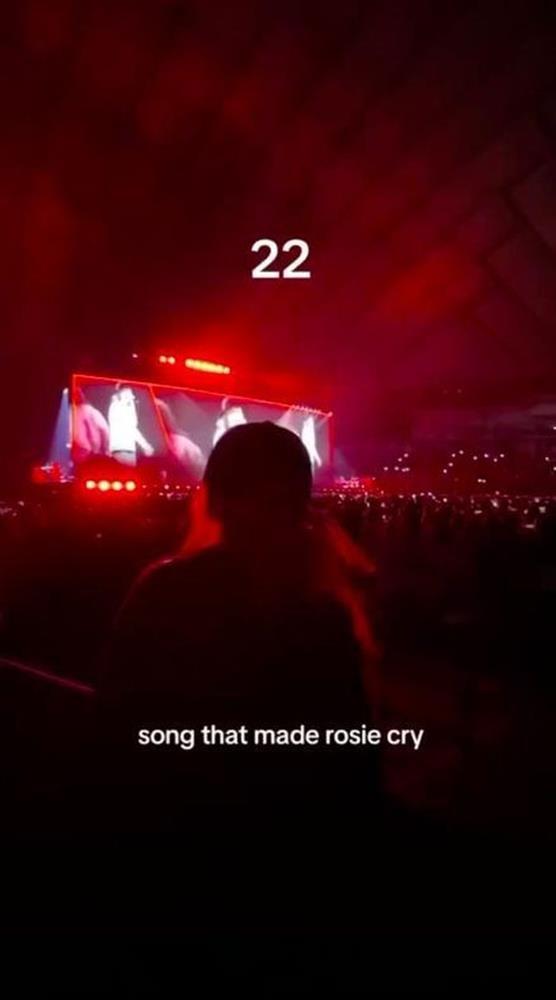 Rosé bật khóc khi nghe hit của Taylor Swift, fan nghi vấn liên quan tới Lisa?-2