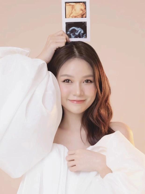 Sam lủi thủi 1 mình đến bệnh viện ở những tháng cuối thai kì, dân mạng tiếp tục thắc mắc về ông xã bí ẩn!-5