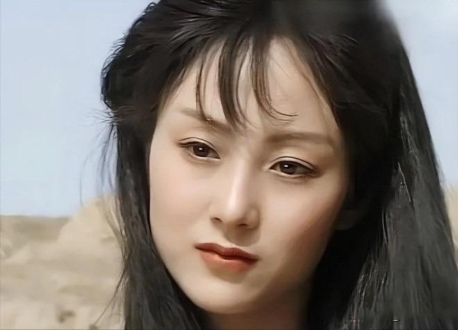 Nữ hoàng phim cổ trang bỏ cả thế giới vì một chữ tình, cuộc sống trong gia đình hào môn giờ thế nào?-6