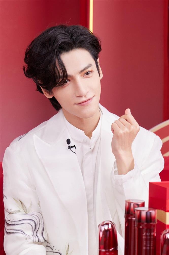 Năm thành công của đệ nhất mỹ nam cổ trang tuổi Thìn La Vân Hi-2