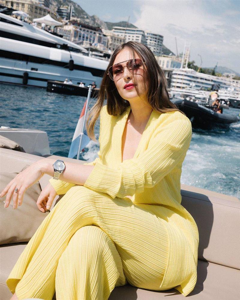 Búp bê Nga cao 1m88 chăm chỉ massage, ăn nhiều thực phẩm chống oxy hóa để trẻ đẹp-5