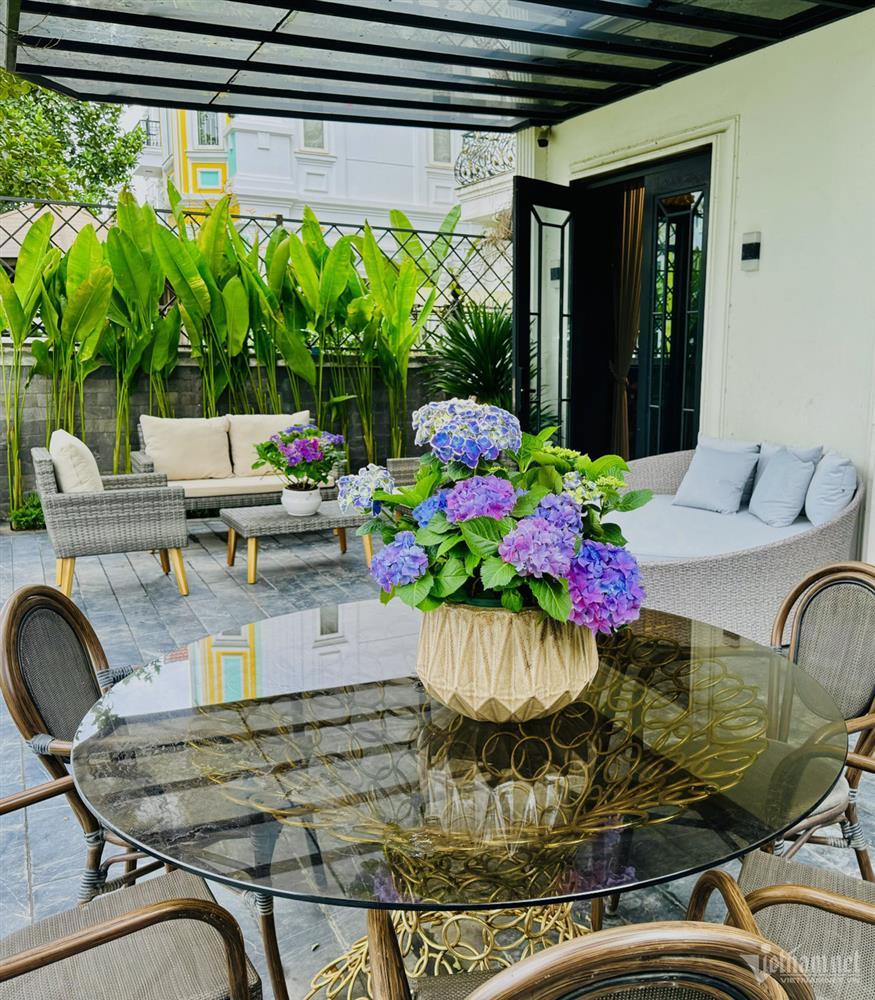 Biệt thự ven sông gần 60 tỷ của Lã Thanh Huyền lung linh ngày Tết-9