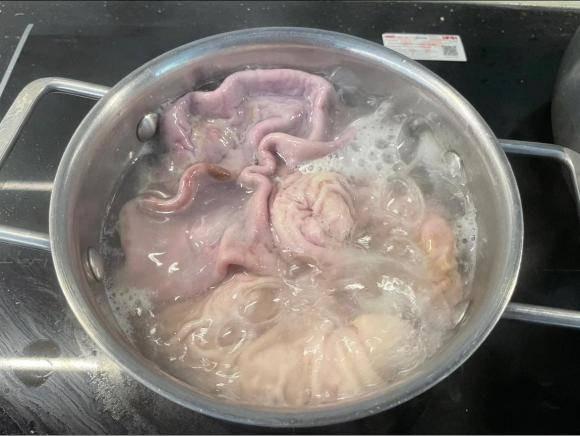 Bữa nhậu ngày Tết ngon hơn nhiều lần nhờ món dạ dày xào giòn chuẩn vị-1