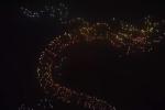 Biển người đổ về Hồ Tây xem màn trình diễn ánh sáng nghệ thuật 2.024 drones - Kỷ lục Đông Nam Á-10