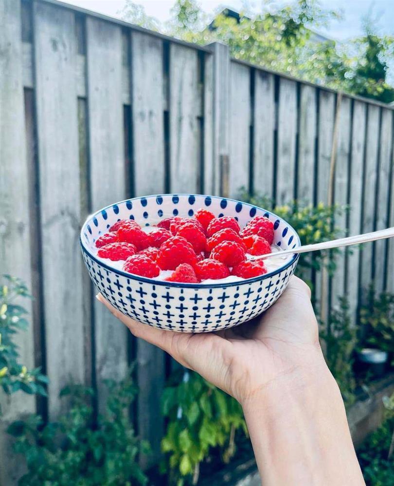 Ngân Khánh vào tuổi băm sắc vóc vẫn khó bì, body nuột nà nhờ vào một quả chanh-6