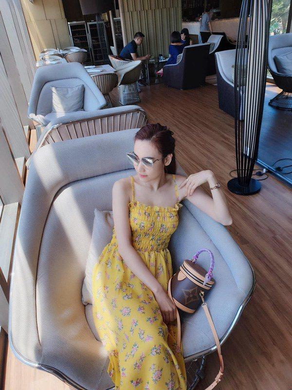 Ngân Khánh vào tuổi băm sắc vóc vẫn khó bì, body nuột nà nhờ vào một quả chanh-7