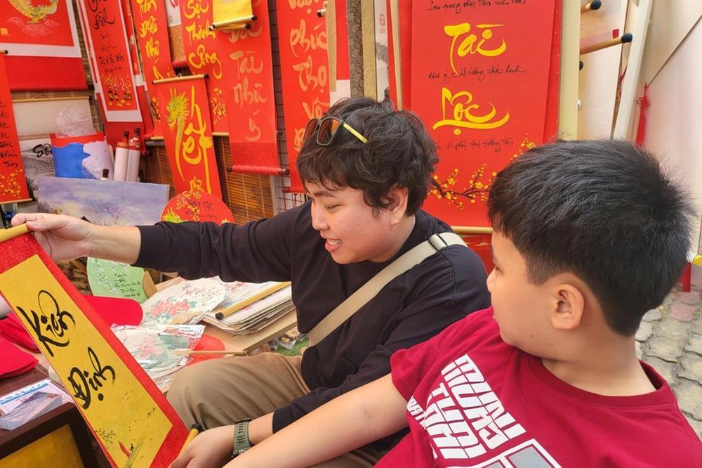 Con nhận hàng chục triệu tiền lì xì, bà mẹ tuyên bố chỉ là liều thuốc độc-3