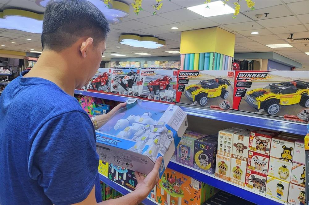 Con nhận hàng chục triệu tiền lì xì, bà mẹ tuyên bố chỉ là liều thuốc độc-4