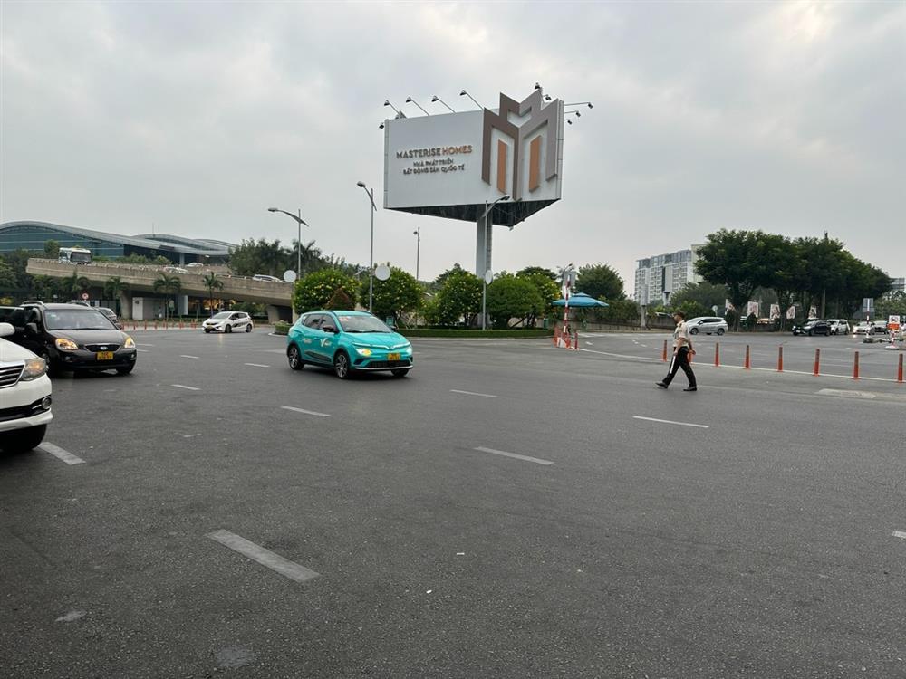 Sân bay Tân Sơn Nhất rất lạ ngày 30 Tết-10