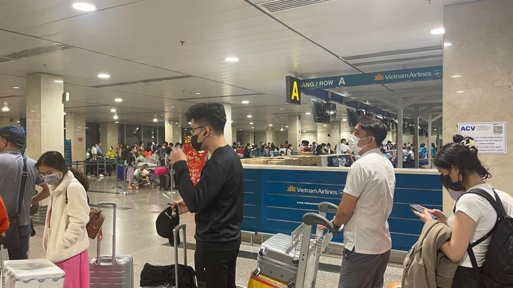 Sân bay Tân Sơn Nhất rất lạ ngày 30 Tết-4