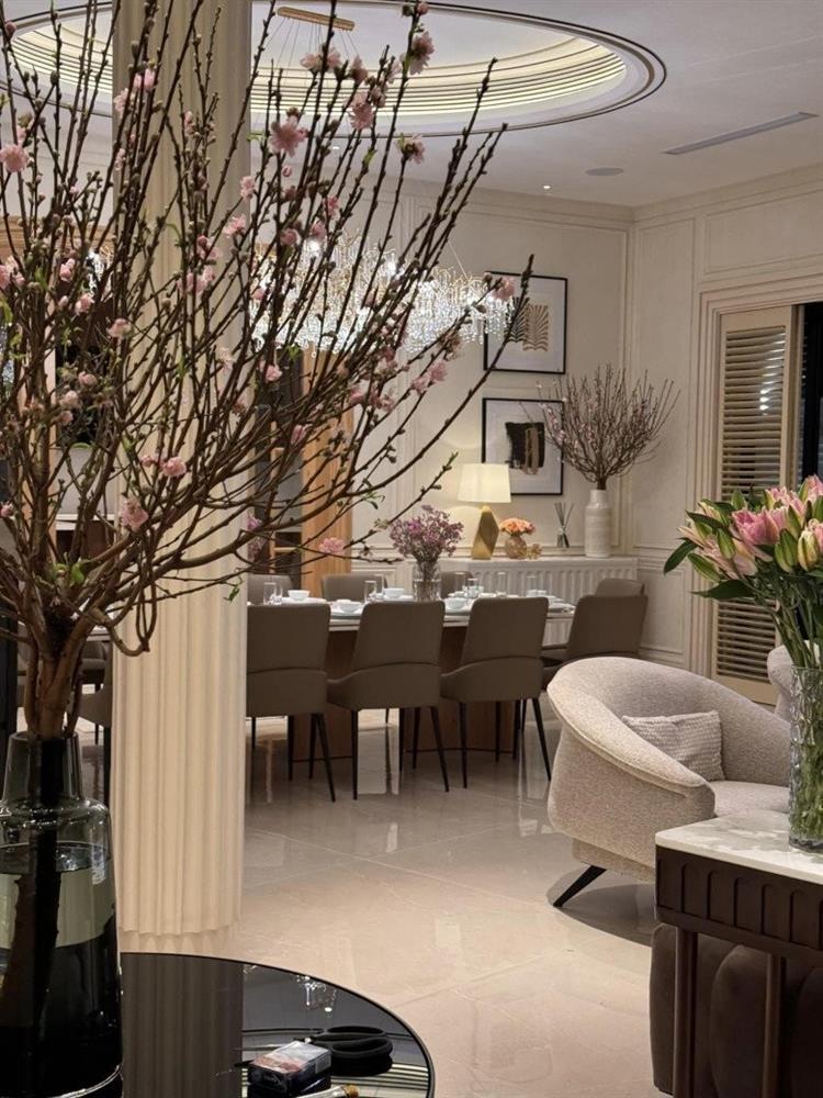Người tình tin đồn của Mai Phương Thúy decor nhà đón Tết: Biệt thự 20 tỷ, góc nào cũng thấy hơi thở mùa xuân-2