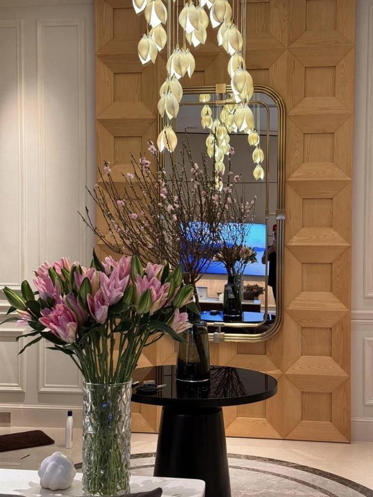 Người tình tin đồn của Mai Phương Thúy decor nhà đón Tết: Biệt thự 20 tỷ, góc nào cũng thấy hơi thở mùa xuân-3