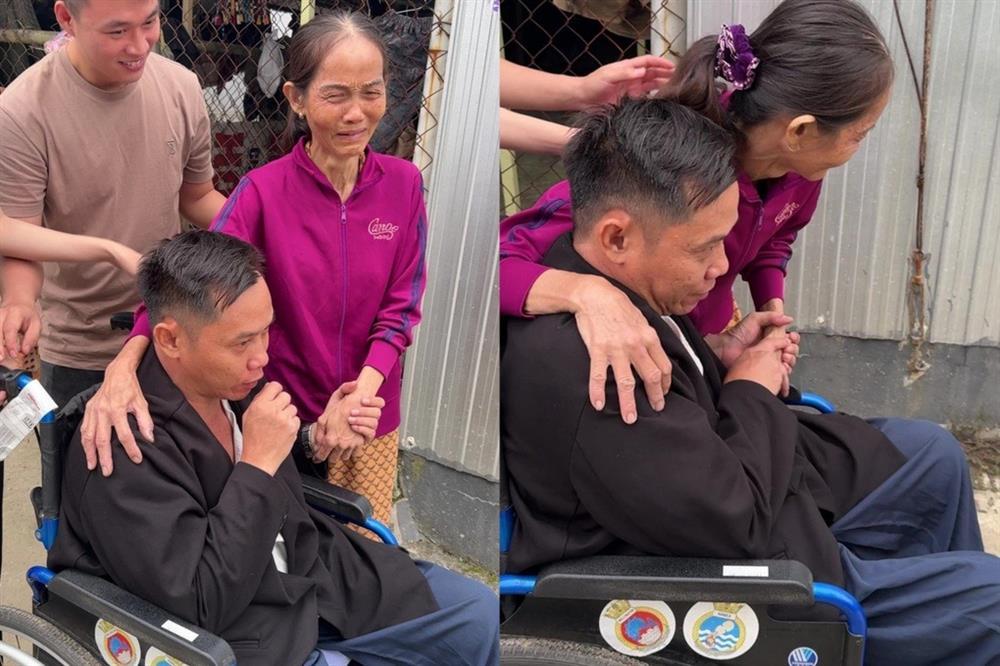 Chị gái bật khóc đón em trai về quê ăn Tết sau 29 năm xa nhà-1