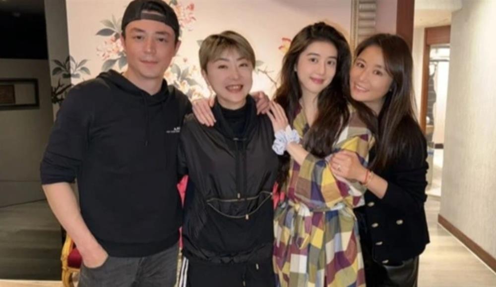 Phản ứng Lâm Tâm Như khi Hoắc Kiến Hoa gây tranh cãi với khoảnh khắc ôm mỹ nhân kém 20 tuổi-2