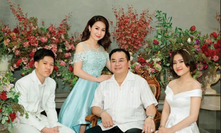 Ngọc Hoàng đầu tiên của Táo quân: Là Đại tá, Giám đốc Nhà hát, có vợ kém 13 tuổi-5