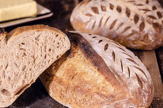 Bữa trưa ngày nào cũng giống nhau của gia đình có 9 người trường thọ