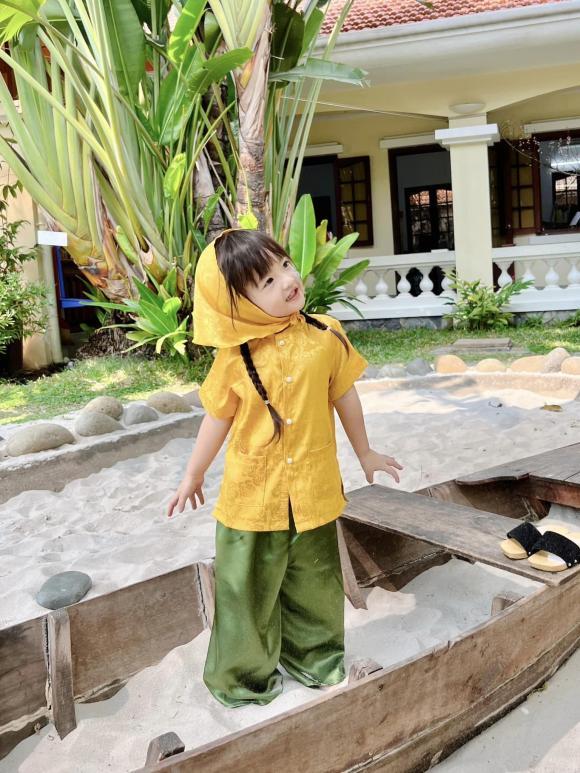 Tiểu công chúa nhà Đông Nhi - Ông Cao Thắng hóa cô ba Sài Gòn cực yêu, ngoại hình ngày càng xinh xắn đáng yêu-1