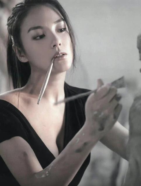 Song Hye Kyo bản Trung Trương Vũ Kỳ khoe sắc vóc mướt mát ở độ tứ tuần-3