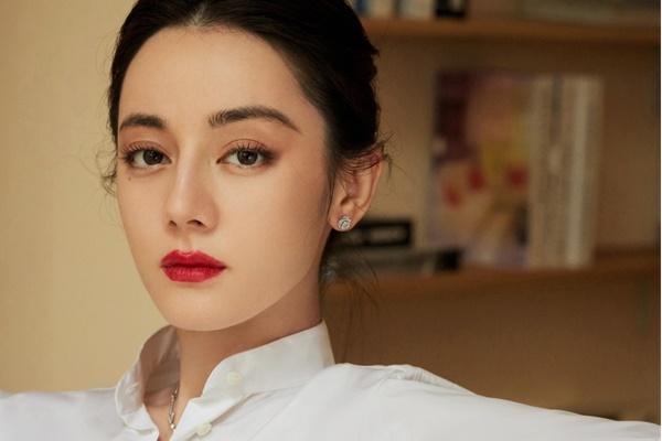 Địch Lệ Nhiệt Ba hot nhất đêm Giao thừa-1