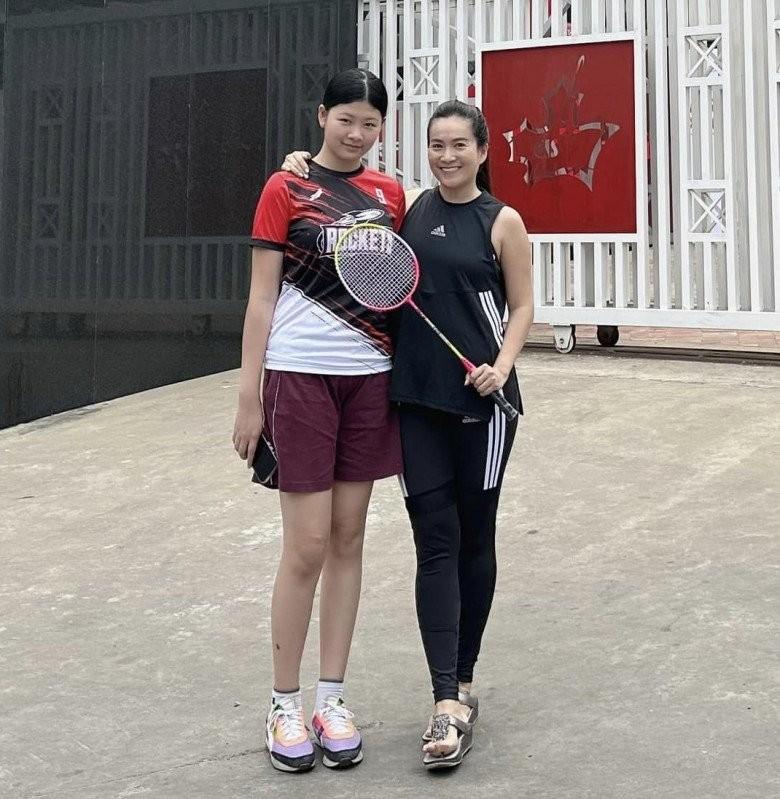 Con gái đầu lòng nhà Bình Minh sở hữu gen chiều cao vượt trội của bố, 14 tuổi ra dáng thiếu nữ-4