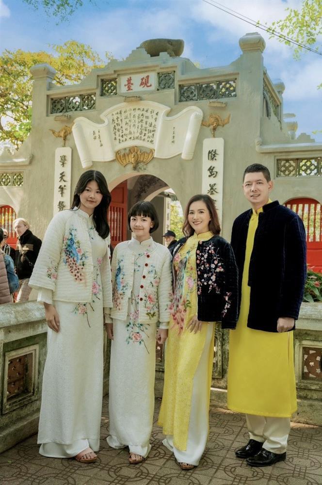 Con gái đầu lòng nhà Bình Minh sở hữu gen chiều cao vượt trội của bố, 14 tuổi ra dáng thiếu nữ-5