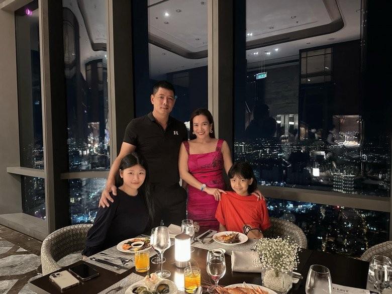 Con gái đầu lòng nhà Bình Minh sở hữu gen chiều cao vượt trội của bố, 14 tuổi ra dáng thiếu nữ-7