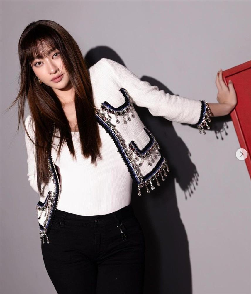 2 nàng hậu gen Z tuổi rồng: Người có gương mặt tỷ lệ vàng, người là mỹ nữ Cao Bằng-7