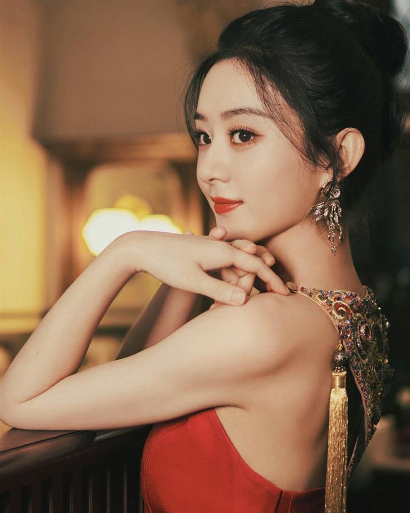 Nhan sắc của Triệu Lệ Dĩnh bất ngờ gây tranh cãi trên các mạng xã hội hiếm khi thấy xinh đẹp-2