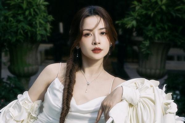 Chi Pu: Tôi làm những thứ khủng khiếp với bản thân, như một đống hỗn độn-4