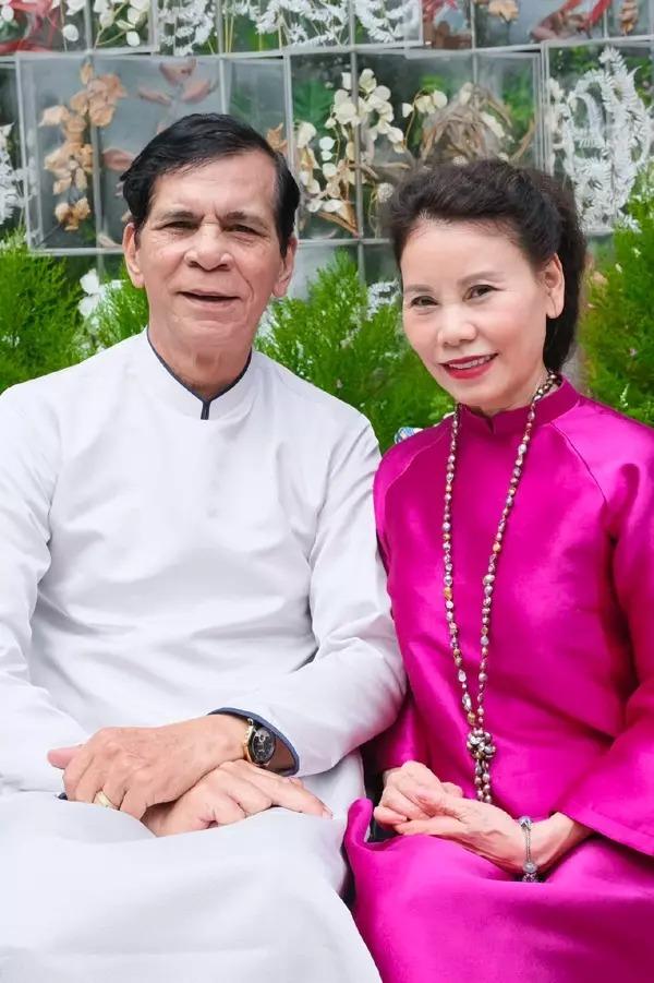 Ngỡ ngàng sắc vóc lão hóa ngược tuổi U60 - U70 của các bà mẹ sao Việt, mẹ Hà Hồ còn tự tin diện đồ tắm-5