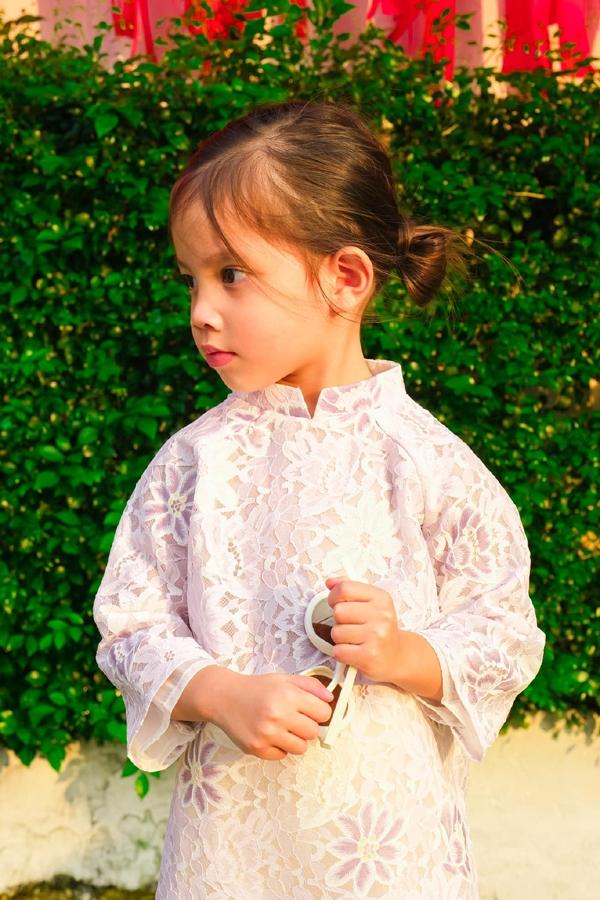 Nhóc tì nhà Hồ Ngọc Hà, Khánh Thi chiếm sóng bố mẹ trong bộ ảnh Tết-5