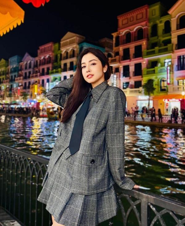 Jennifer Phạm U40 được khen trẻ như nữ sinh, cứ lên đồ là fan mê mẩn-1