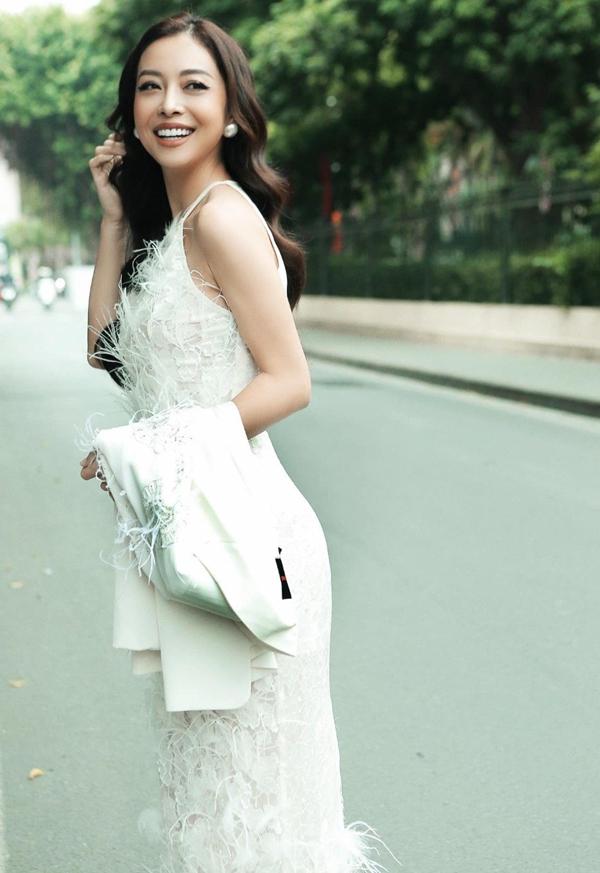 Jennifer Phạm U40 được khen trẻ như nữ sinh, cứ lên đồ là fan mê mẩn-8