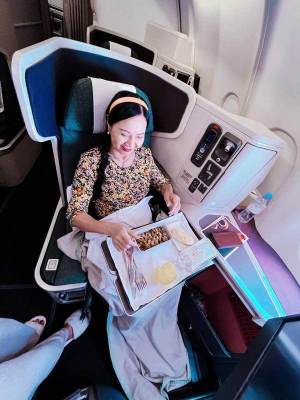 Vợ chồng Thủy Tiên - Công Vinh du xuân đầu năm nhưng nhan sắc con gái mới thật sự gây chú ý-5