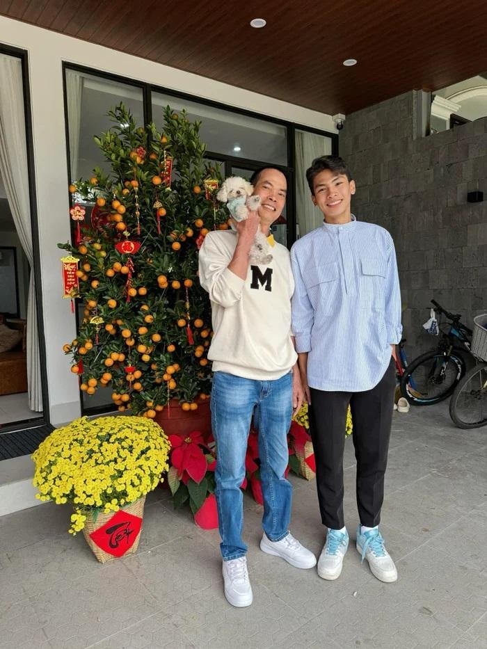 Em trai cao 1m80 của Tiểu Vy hiếm hoi lộ diện, nhan sắc cực phẩm chuẩn soái ca khi bước sang tuổi 15-4