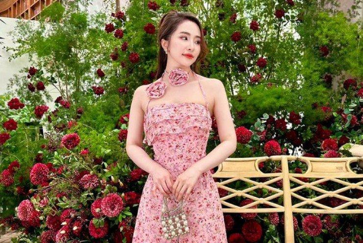 Váy áo quyến rũ khoe hình thể của 2 nữ diễn viên tuổi rồng: Quỳnh Nga, Hoàng Thùy Linh-8