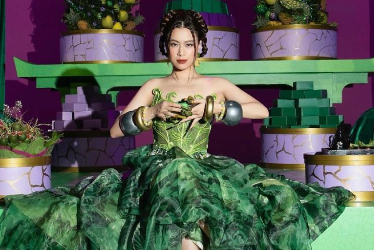Váy áo quyến rũ khoe hình thể của 2 nữ diễn viên tuổi rồng: Quỳnh Nga, Hoàng Thùy Linh-14