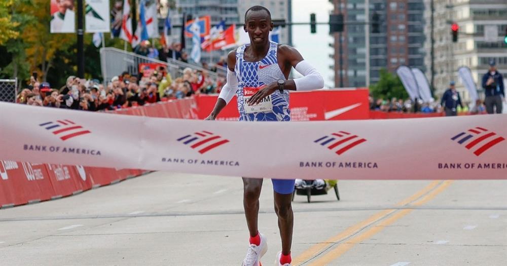 Thế giới thể thao sốc vì sự ra đi của kỷ lục gia marathon Kelvin Kiptum-1