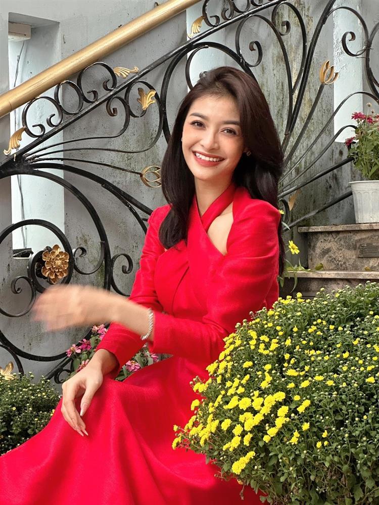 Mỹ nhân tuổi Thìn ăn Tết: Người áp lực giữ dáng, người tặng nhà cho cha mẹ-3