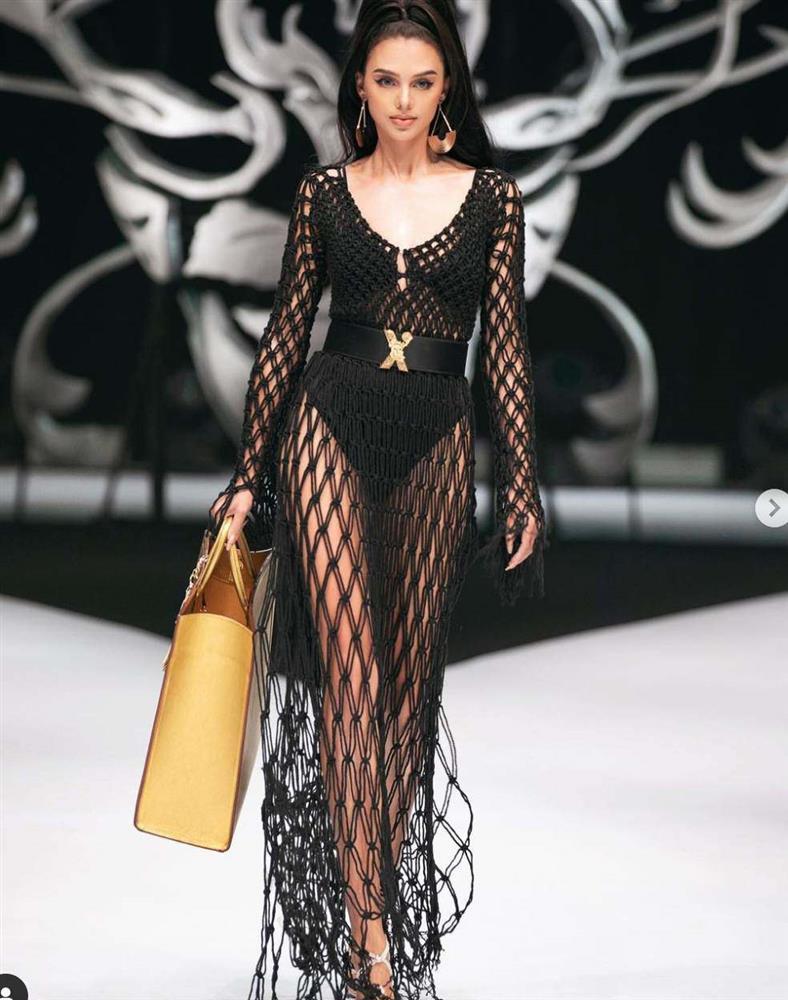 Cô gái tuổi rồng khóa chân Bùi Tiến Dũng, giảm 13kg hậu 10 ngày lâm bồn-6