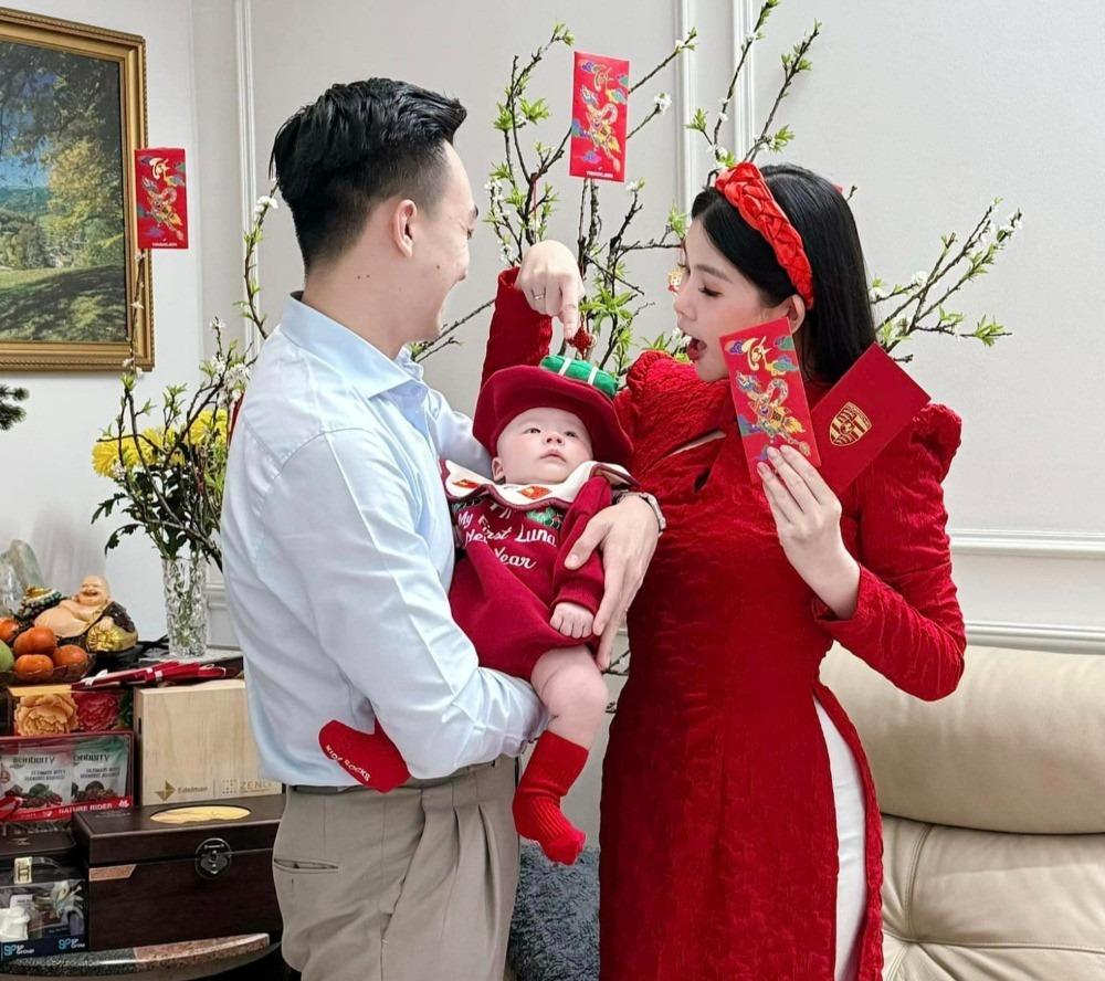 Hoa hậu Lê Âu Ngân Anh và chồng MC nổi tiếng hạnh phúc đón Tết-1