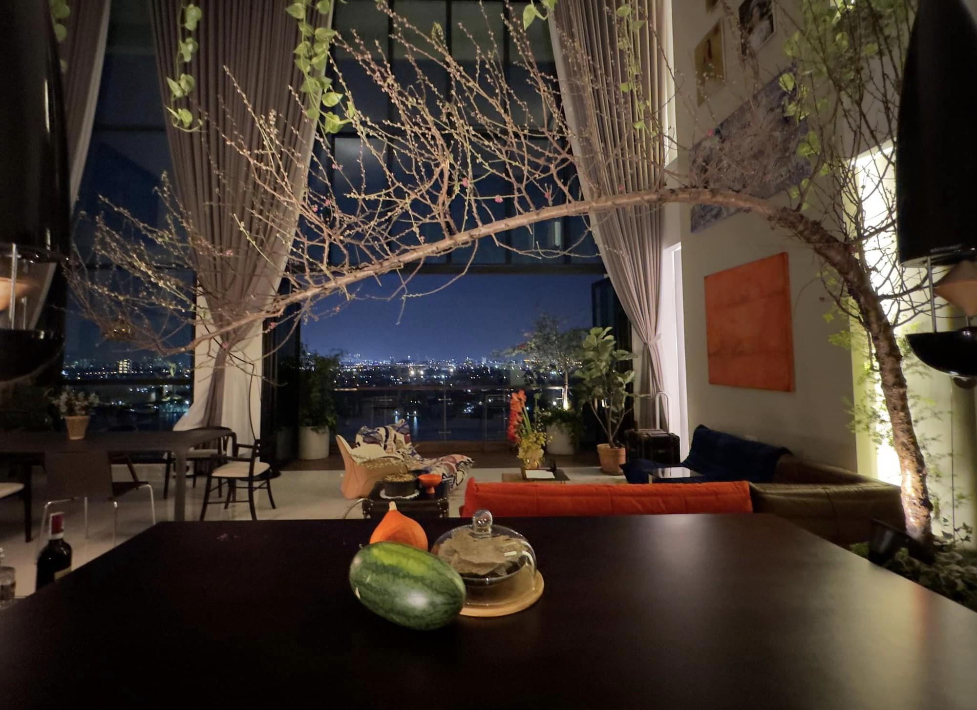 Diva Hồng Nhung khoe không khí Tết tại penthouse, hé lộ một món decor đi phượt gần 2000km-2