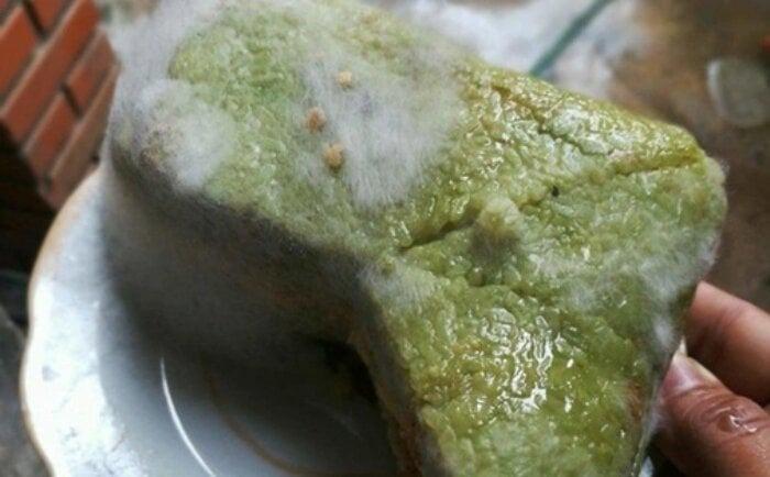 Bánh chưng bị mốc một góc còn ăn được không?-1
