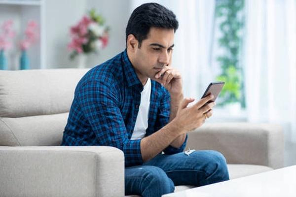 Chàng trai thả thính liên tục khiến cô gái thích thú bấm nút hẹn hò-4