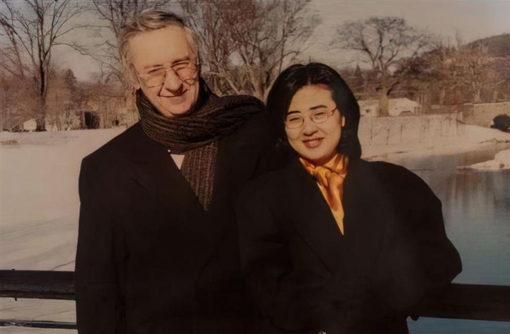 Mối tình thầy trò chênh 25 tuổi của nữ giáo sư Harvard và thầy hướng dẫn-2