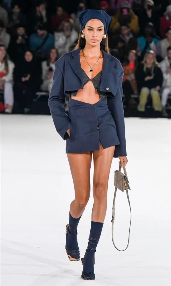 3 người mẫu tuổi Rồng nổi tiếng nhất làng mốt thế giới hiện nay-4