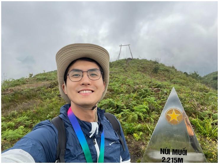 Thầy giáo dạy Toán điển trai hot nhất MXH sau 4 năm gây bão giờ ra sao?-4